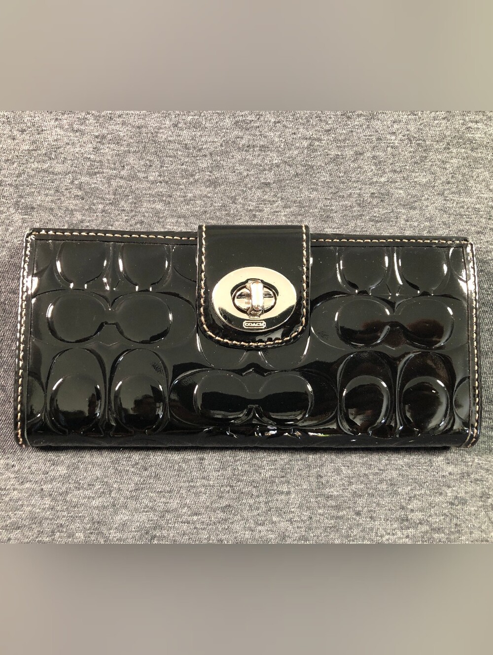 Coach Black Patent Leather Embossed Signature Pattern Turnlock Wallet Y2K